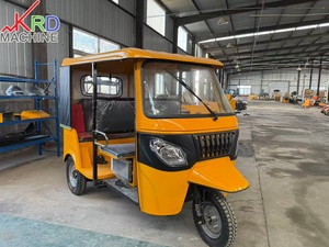 Low Fuel Consumption 200cc 6 Passenger <strong>3</strong> <strong>Wheeler</strong> <strong>Tricycle</strong> Gasoline Tuk Tuk for for Freight and Passenger Transport - Product Image 4