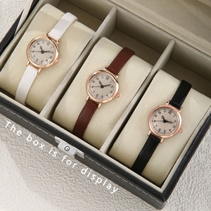 Nouvelle montre à quartz décontractée et tendance pour femme, petit cadran, style transfrontalier, en stock - Product Image 1
