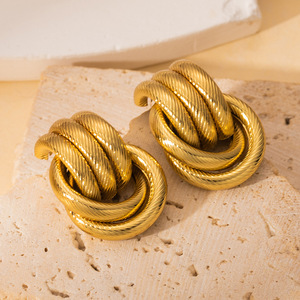 18K mạ vàng quá khổ Hoop Bông Tai & trái tim đinh tán Set-premiumstainless thép không gỉ thép không gỉ không gây dị ứng đồ trang sức của phụ nữ - Product Image 5