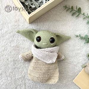 Peluche artisanale au crochet Baby <span class=keywords><strong>Yoda</strong></span> – Figurine douce inspirée de l'enfant, adorable cadeau de collection extraterrestre pour les fans - Product Image 3