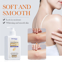 Lotion corporelle éclaircissante à la vitamine C, hydratant corporel parfumé et apaisant pour peaux sèches