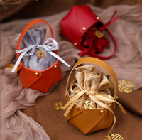 Sacs cadeaux en cuir personnalisés pour mariage avec pochette à bonbons, ruban élégant pour fête - Vente en gros, couleur et taille personnalisées OEM/ODM