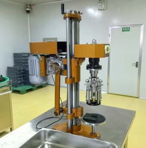 Machine de capsulage semi-automatique électrique pour bouteilles en verre et plastique, avec bouchons en aluminium pour whisky, pour le verrouillage et l'étanchéité des bouchons en aluminium sur table - Product Image 4