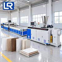 Ligne d'extrusion de panneaux composites bois-plastique (WPC) creux en PVC, PP, PE pour la construction, la décoration et les projets paysagers