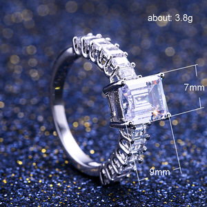 Anello Minimalista Quadrato alla Moda, Elegante Gioiello da Donna - Product Image 3