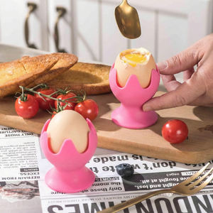 Moules à œufs pochés en silicone de haute qualité pour le petit-déjeuner, supports à œufs durs en silicone colorés et personnalisables avec pieds antidérapants - Product Image 2