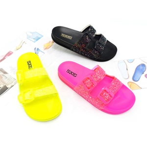 Encuentre el mejor fabricante de sandalias plasticas de moda y sandalias  plasticas de moda para el mercado de hablantes de spanish en alibaba.com