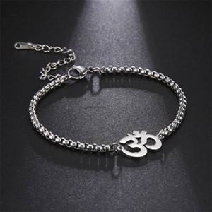 Bracciale con Charm <span class=keywords><strong>Aum</strong></span> Om Indiano per Donne e Uomini, Placcato in Oro 18k, Acciaio Inossidabile, Regolabile - Product Image 4