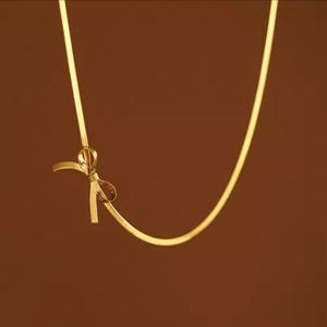 Collar de Moda 2024 con Lazo, Chapado en Oro de 18K, Acero Inoxidable, Diseño de Serpiente y Cinta, para Mujer - Product Image 3