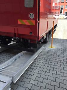 Nueva Rampa de Carga Industrial BIGUP de Alta Resistencia - Construcción Robusta de Aluminio - Borde de Aleación de Aluminio - Plataforma de Acceso con Capacidad de Carga de 4000 kg - Product Image 3