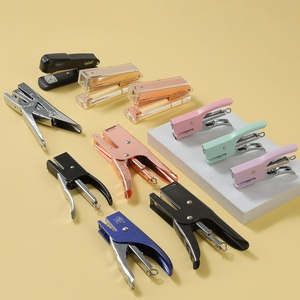 Mini <span class=keywords><strong>grapadora</strong></span> de Metal galvanizado, <span class=keywords><strong>grapadora</strong></span> portátil de mano que ahorra trabajo, suministros de oficina creativos, venta al por mayor de fábrica - Product Image 6