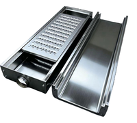 Système de drainage à rainures en acier inoxydable, assemblé avec grille de couverture, utilisé pour le drainage des sols de cuisines extérieures et des parkings