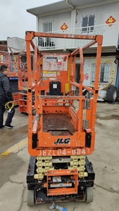 <span class=keywords><strong>Platform</strong></span> pengangkat gunting meja kerja udara perayap tipe swadorong - Product Image 6