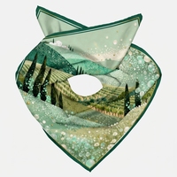 Foulard carré en soie à motif paysage campagnard vert Toscane, imprimé floral perlé, en twill de soie, bandanas personnalisés en gros