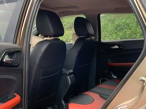 Auto Usado Zhong Hua V3 2017 2018 2019, 5 Plazas, Gasolina, con Techo Panorámico, Interior Oscuro, Manual - Product Image 4