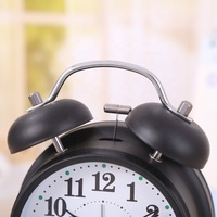Réveil de table Snooze avec calendriers, rétroéclairage, design contemporain - Construction métallique, lumineux dans le noir pour enfants et étudiants