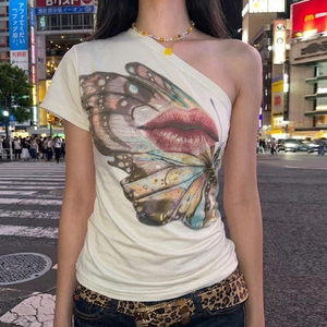 เสื้อยืดพิมพ์ลายผีเสื้อสุดเท่ห์ ลายดอกไม้ ฤดูร้อน สวมใส่สบาย ระบายอากาศได้ดี ผ้าถัก ทรงเปิดไหล่ สตรีทแวร์ แบบไหล่เดียว ทรงไม่สมมาตร - Product Image 1