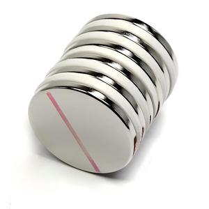 Imán <span class=keywords><strong>Potente</strong></span> N52 de 10 mm, 12 mm, 15 mm, 20 mm, Materiales Magnéticos Industriales de Neodimio, Disco Redondo, Imán Fuerte de Neodimio en Venta - Product Image 2