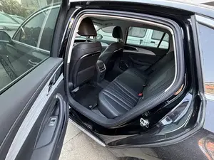 Auto Usado 2025 Hongqi H5 2.0T Sedán Mediano Automático <span class=keywords><strong>de</strong></span> Gama Alta con Tracción Delantera <span class=keywords><strong>4x4</strong></span>, Caja <span class=keywords><strong>de</strong></span> Cambios Automática, Motor a Gasolina - Product Image 3