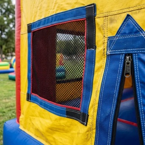 Château gonflable léger et personnalisé pour enfants, idéal pour les fêtes et le plaisir en plein air - Product Image 4