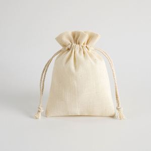 Sac de rangement pour bijoux en coton de bambou avec cordon de serrage, doublure en flanelle, style minimaliste, 8*10cm, fourni directement par l'usine - Product Image 3