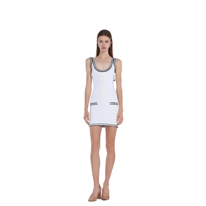 Abito da Donna in Maglia di Lana con Scollo a V, Design Lineare, Vita Elastica, Stile Autunnale Personalizzato - Product Image 1