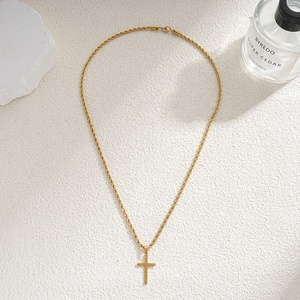 Atacado Christian Gold Silver Aço Inoxidável Cruz Pingente Colar com Corda Cadeia para Homens Mulheres Jóias Presente - Product Image 3