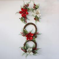 Neue Umweltfreundliche Handgefertigte Plastik-Weihnachtsbeeren-Zweige Roter Kranz Magnolien-Kiefernzweig-Girlande Hängende Dekoration für Feiertags-Szenen