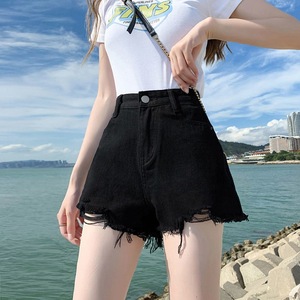 Shorts de mezclilla blancos rasgados de cintura alta con dobladillo deshilachado, corte en A, pierna ancha, asimétricos, estilo Ins, de moda para mujer, para verano - Product Image 4