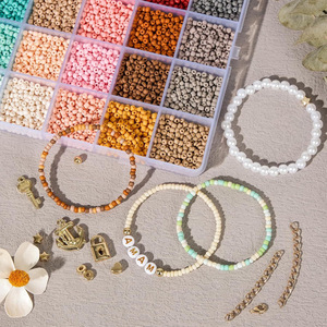 ลูกปัดเม็ดเล็ก ลูกปัดตัวอักษร ชุดทำเครื่องประดับ DIY สร้อยข้อมือ สร้อยคอ อุปกรณ์เสริม ดินโพลิเมอร์ อุปกรณ์ร้อยลูกปัด 12000 ชิ้น - Product Image 4