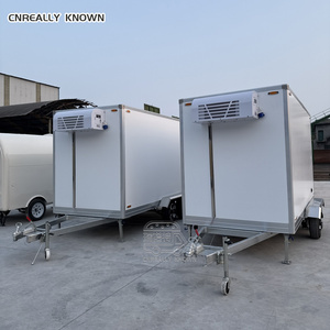 Camion frigorifique de livraison de viande fraîche pour supermarché et boucherie, pour un approvisionnement quotidien à la minute près - Product Image 1