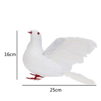 Colombe blanche classique en mousse et coton avec plumes artificielles