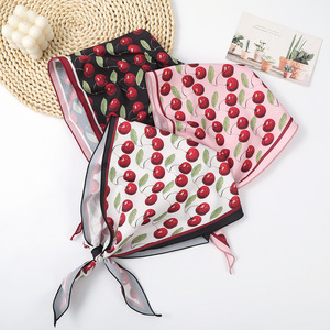 Sciarpa di design di lusso sciarpe di seta stampate alla ciliegia Sciarpa triangolare 90*34CM per feste dolci bandane da donna foulard - Product Image 3
