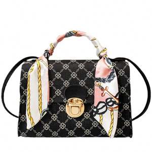 Sac à main ethnique indien avec motif potli brodé en satin et poignée en perle pour femme pour mariage avec cordon pour mariage - Product Image 5