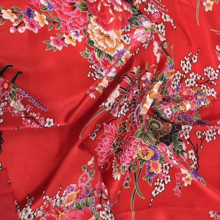 قماش حرير صيني عصري متعدد الوظائف ومطبوع حسب الطلب للسيدات باللون الأحمر