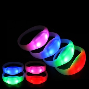 Colorful Wolf Concert CNC Luminous LED ABS+Silicone Bracelet 15-Color Remote Control Digital Printing Model HL-531 Event