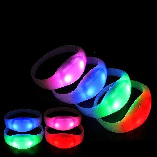 Colorful Wolf Luminous LED ABS+Silicone Bracelet 15-Color Remote Control Digital Printing Model HL-531