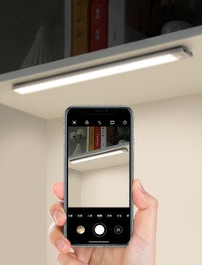 Lampe d'<span class=keywords><strong>armoire</strong></span> à LED moderne rechargeable par USB Lampe de nuit à capteur de mouvement PIR <span class=keywords><strong>sans</strong></span> <span class=keywords><strong>fil</strong></span> Éclairage mural <span class=keywords><strong>sous</strong></span> l'<span class=keywords><strong>armoire</strong></span> - Product Image 6