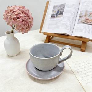 ชุดแก้วกาแฟเซรามิกดีไซน์สร้างสรรค์พร้อมจานรอง สีพื้นแบบด้าน พร้อมช้อน สำหรับใช้ในบ้าน - Product Image 5