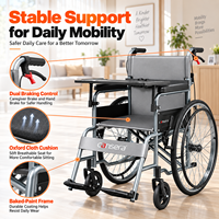 Fauteuil roulant manuel pliable léger avec cadre en acier au carbone, capacité de 100 kg, roues arrière autopropulsées de 24 pouces pour les soins aux personnes âgées