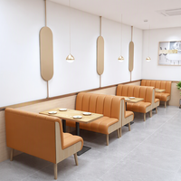 Ensemble de meubles de restaurant de luxe léger : canapé, table et chaises pour salles à manger, salons de thé et cafés