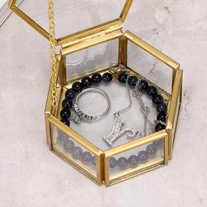 Boîte à bijoux hexagonale en verre doré vintage en gros avec couvercle à charnière, boîte à alliances géométrique pour décoration de mariage, logo personnalisé - Product Image 4