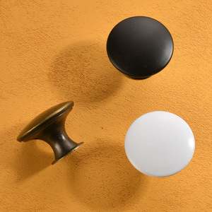 Pomo de gabinete Jingmao, hierro negro mate, redondo, de un solo orificio, para puerta de armario, herrajes para muebles 001 - Product Image 2