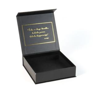 Caja de Regalo Magnética Ecológica de Cartón Negro con Logotipo Personalizado de Lujo, Estilo Circular, Materiales Reciclados, Embalaje Cosmético Laminado - Product Image 4