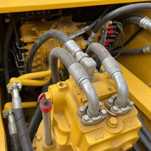 Excavadora de cadenas usada Komatsu PC450, motor diésel, modelo 2023, 45 toneladas, excelente estado, equipo de construcción de alta eficiencia - Product Image 5