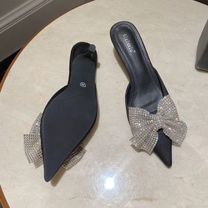 Escarpins Femme Chaussures Talon 5CM Pantoufles Diapositives Perle Tendance Court Chaton Femme Dames Escarpins Talons - Product Image 4