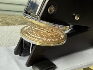 <span class=keywords><strong>Sello</strong></span> <span class=keywords><strong>de</strong></span> Relieve Personalizado con Logotipo para <span class=keywords><strong>Escritorio</strong></span>, <span class=keywords><strong>Sello</strong></span> <span class=keywords><strong>de</strong></span> Relieve Manual para Oficina, Notario, Papel, Invitaciones <span class=keywords><strong>de</strong></span> Boda - Product Image 2