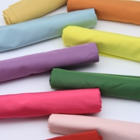 3000สีที่แตกต่างกันพร้อมสต็อกขายส่งที่มีคุณภาพสูง300ครั้ง Pongee ผ้าโพลีเอสเตอร์ชุดซับผ้าเสื้อผ้า