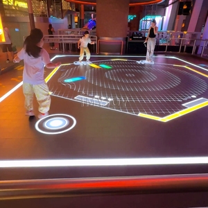 פארק שעשועים מקורה אינטראקטיבי 7 ב-1 עם מערכת חיישני הקרנה על הרצפה מבוססת AR, הפעלה באמצעות בינה מלאכותית ומשחקי פעולה אינטראקטיביים - Product Image 2