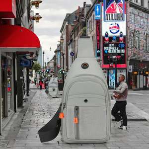 Sac bandoulière portable personnalisé avec logo, tendance, indispensable pour les vacances, les voyages et le travail, grande capacité, sac de poitrine rétro en cuir PU pour homme - Product Image 3